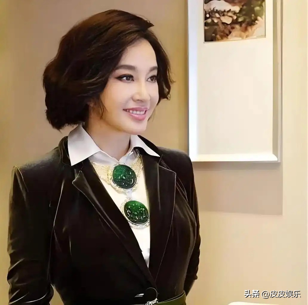 驚爆有8個男友！75歲影后「再和小30歲搭檔拍吻戲」　網看畫面傻眼「看一眼就發毛」　