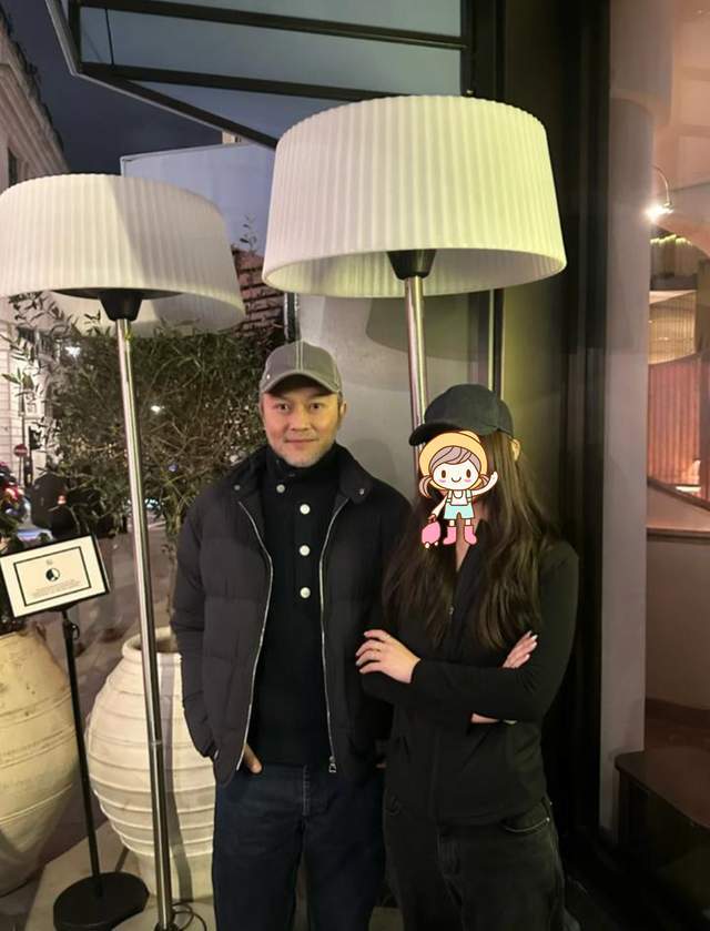 陪兒子出國讀書!54歲凍齡男神「被拍發福+白鬍叢生」 被酸老了10歲「一脫帽網全看傻」