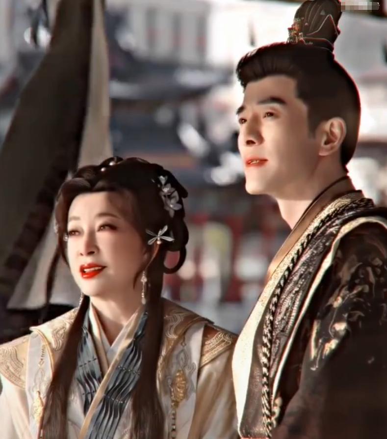 驚爆有8個男友！75歲影后「再和小30歲搭檔拍吻戲」　網看畫面傻眼「看一眼就發毛」　