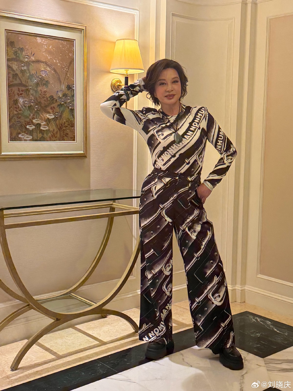 驚爆有8個男友！75歲影后「再和小30歲搭檔拍吻戲」　網看畫面傻眼「看一眼就發毛」　