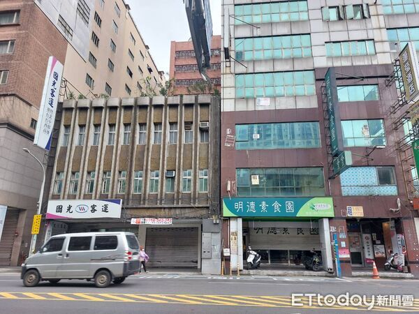 快訊／桃園車站巨響！候車民眾尖叫「20多歲女墜樓身亡」初步調查曝光