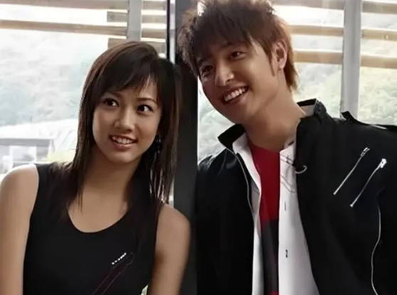 曾跟潘瑋柏合作！39歲金曲歌后「跟老公遇中東戰爭」　想逃遭攔「飛彈在頭上飛」崩潰現況曝光