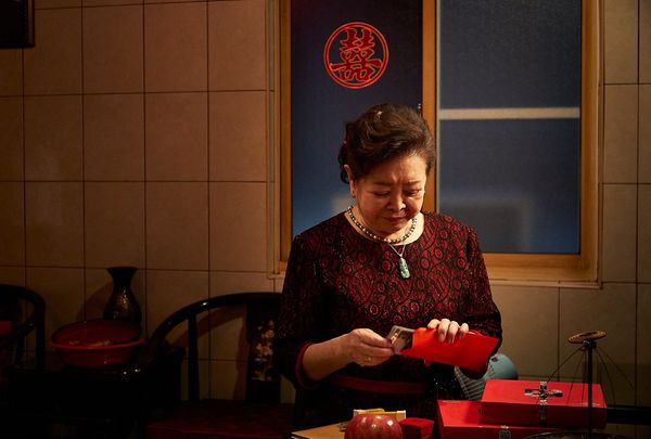 生獨生子從小富養！對孫子也大方「每年包5萬大紅包」　今年過年「看到媳婦副駕駛座」一切戛然而止