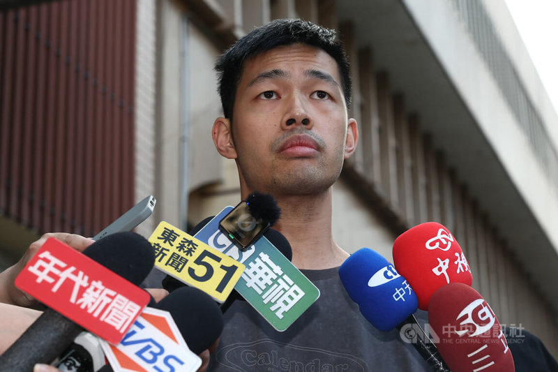 被抓包閃兵！37歲男星「工作全丟靠老婆養」　被直擊「菜市場賣菜脯」現況曝光