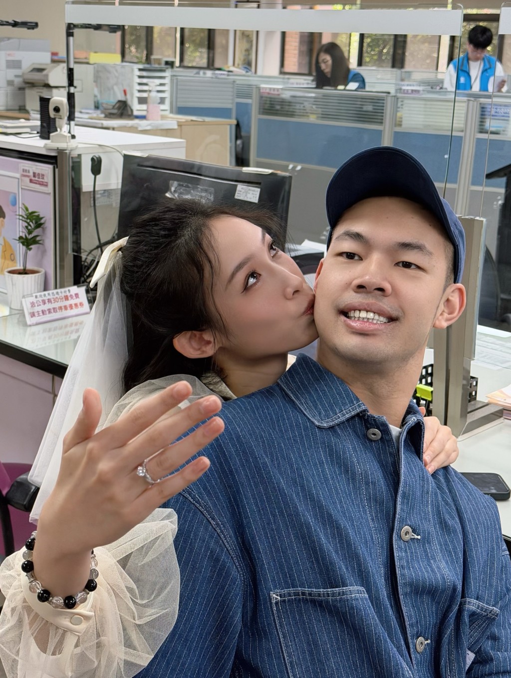 被抓包閃兵！37歲男星「工作全丟靠老婆養」　被直擊「菜市場賣菜脯」現況曝光