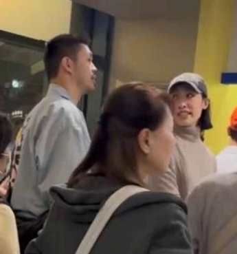 被抓包閃兵！37歲男星「工作全丟靠老婆養」　被直擊「菜市場賣菜脯」現況曝光