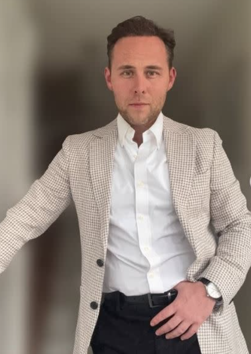 知名男星淪落「賣原味內衣+襪子」!開價1200元「有特別服務」網罵:超噁心