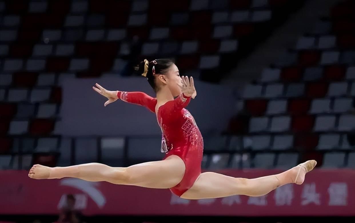 生不逢時！49歲女星「因為幾張照片」慘遭唾罵封殺　愛情長跑18年「尪也崩潰離婚」近況不勝唏噓...