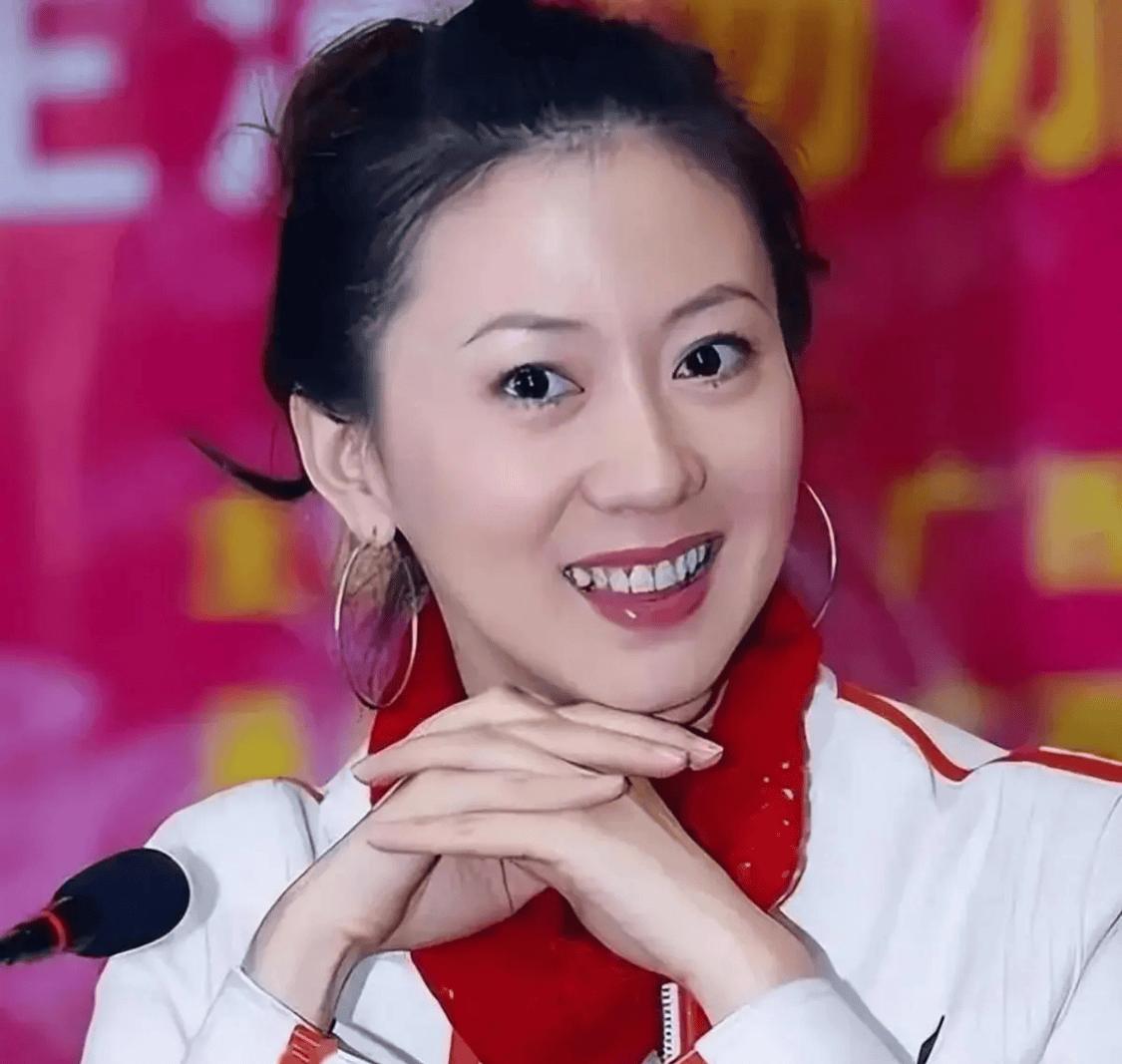 生不逢時！49歲女星「因為幾張照片」慘遭唾罵封殺　愛情長跑18年「尪也崩潰離婚」近況不勝唏噓...