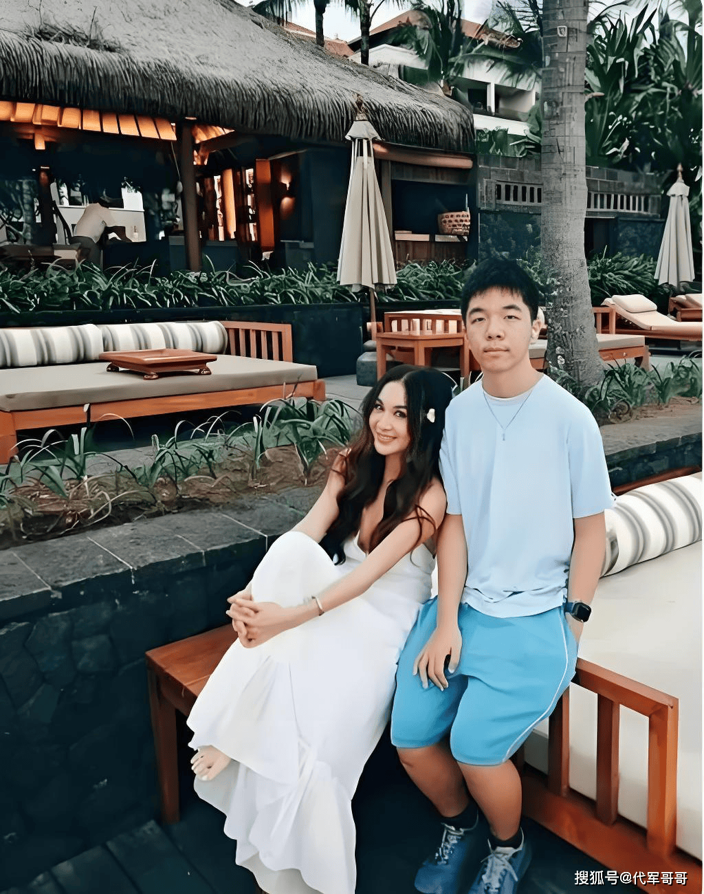 嫁豪門堅持不生！溫碧霞遭婆婆放話「不生孩子不進門」　26年後「活出公主般人生」網稱羨：沒做錯決定