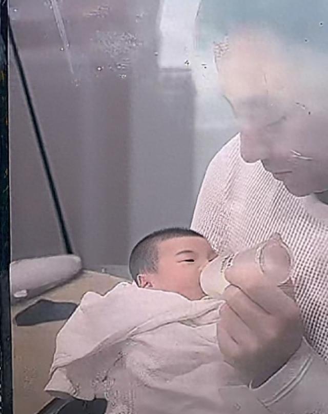 又被張蘭害慘!汪小菲「當奶爸親力親為」被讚專業 挨轟「立好爸爸人設」他火大揭內幕