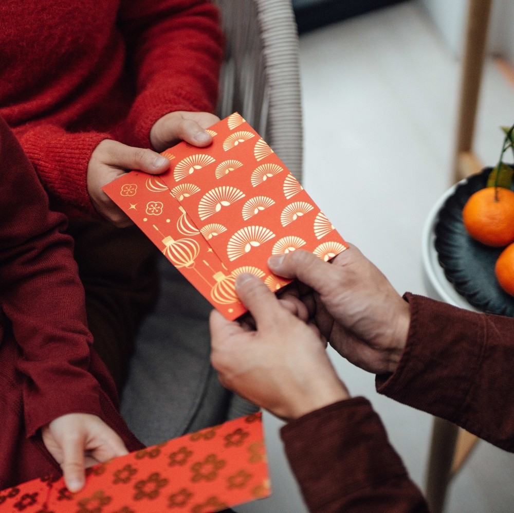 直接丟垃圾桶衰整年!命理師曝「紅包袋不能亂丟」 4步驟處理「避免福氣財運漏光光」