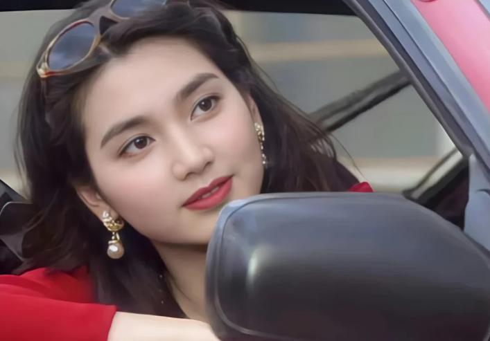 曾是絕世美人!55歲資深女星「臉僵無濾鏡照流出」 網嘲認不出「全是歲月痕跡」