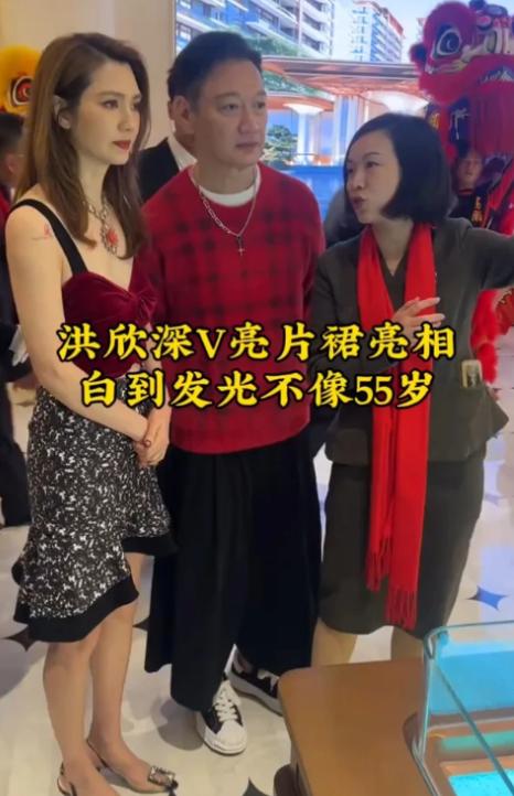 曾是絕世美人!55歲資深女星「臉僵無濾鏡照流出」 網嘲認不出「全是歲月痕跡」