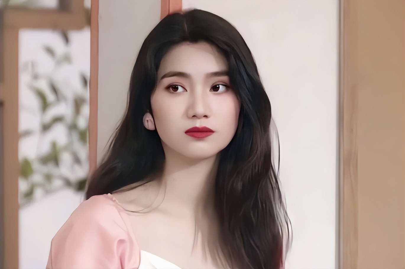 曾是絕世美人!55歲資深女星「臉僵無濾鏡照流出」 網嘲認不出「全是歲月痕跡」