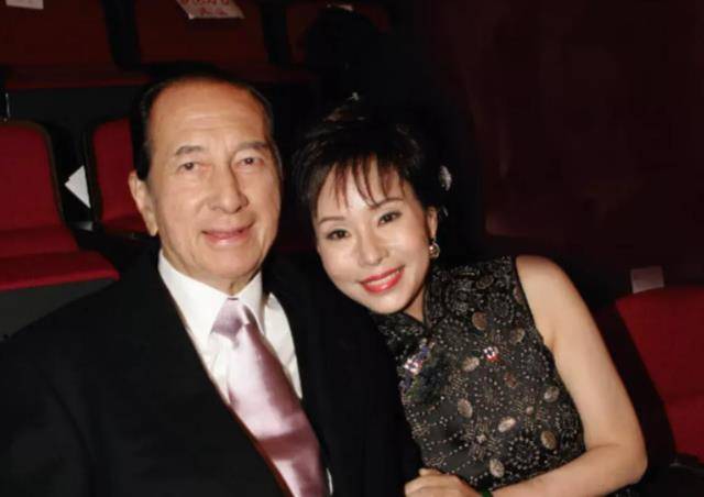 護理師上位!賭王三房太72歲大壽「優雅凍齡勝少女」 當年被嘲豪門弱婦「最後卻成最大贏家」