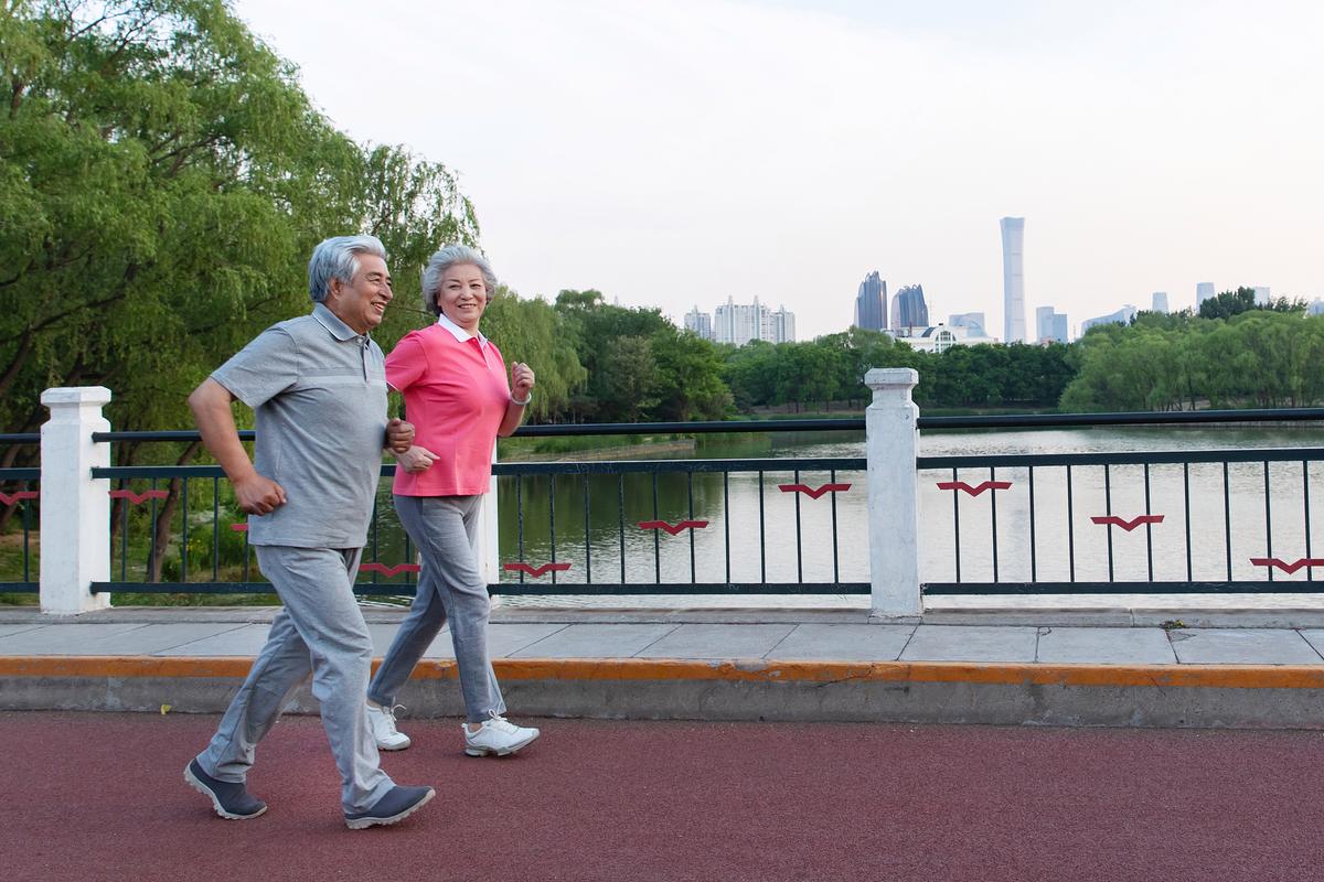 高尿酸的人「堅持吃香菜半年」！竟會出現「這5種變化」不可思議