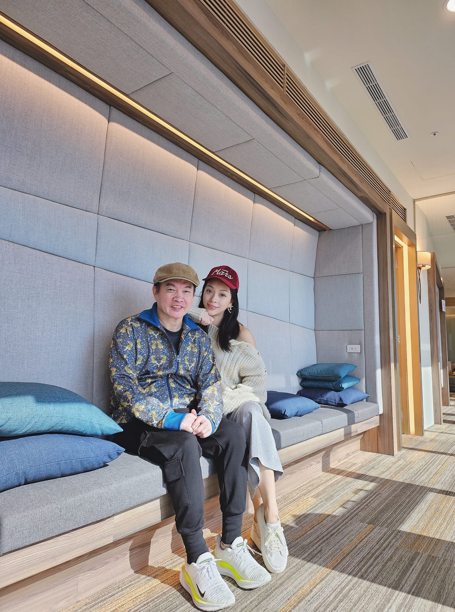 希望再有個女兒！康康淚曝「老婆2度流產」　認晚婚生子「骨刺不敢開刀」苦撐養家