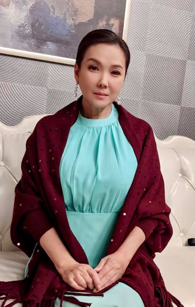 當她面娶別人！丁國琳心寒「獨自扶養女兒」險撐不下去　「男星霸氣擲百萬」她含淚致謝：一輩子欠他