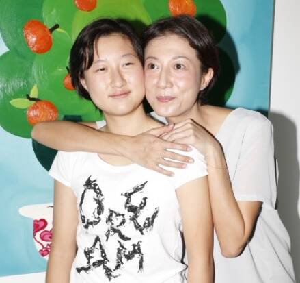 成龍傳金援小龍女！53歲吳綺莉得知後「淡淡回了6字」　母女決裂8年「鬆口如今關係」：變了很多...