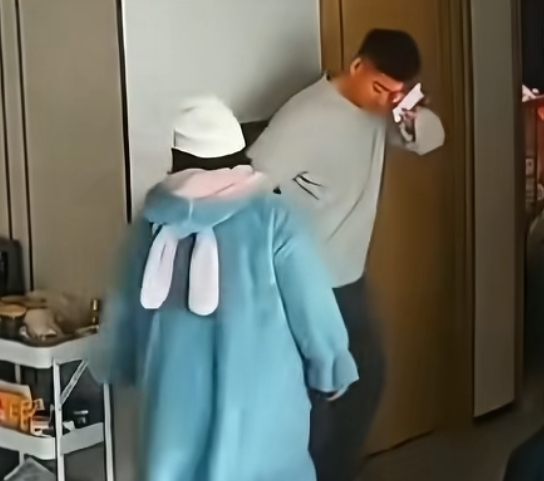 婆婆幫媳婦坐月子「剛來就連吵3天」！　老公淚崩趕走親媽「下秒監視器一幕」網看哭：真男人