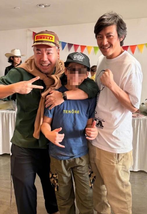 當年風靡萬千少女！ 大咖男星「斷崖式衰老」替女兒慶生　網一看近照愣住「父女像爺孫」