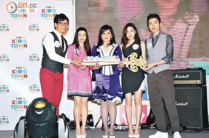 豪門尪出軌28年！她不生氣「還和小三和平共處」　多年後再同框「當眾人面復仇」網驚：佈局好久...