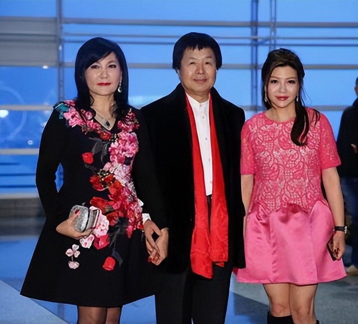 豪門尪出軌28年！她不生氣「還和小三和平共處」　多年後再同框「當眾人面復仇」網驚：佈局好久...