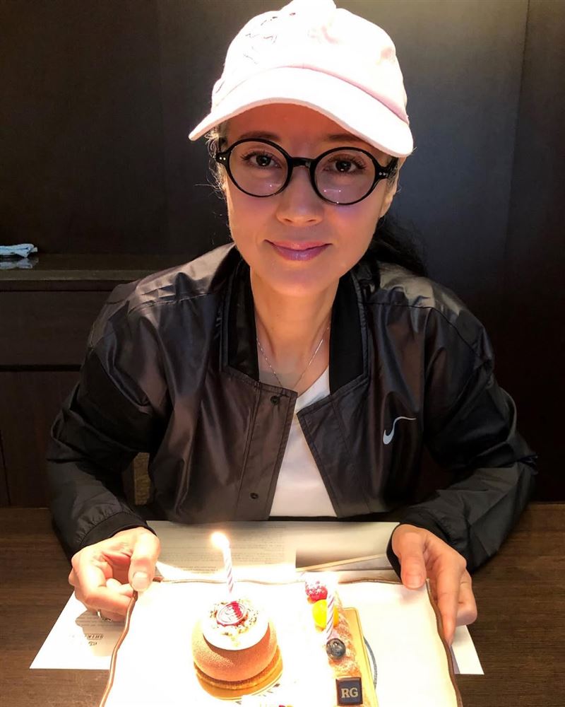 演三級片爆紅！55歲女星痛哭「媽媽過世了」：剩我一個人