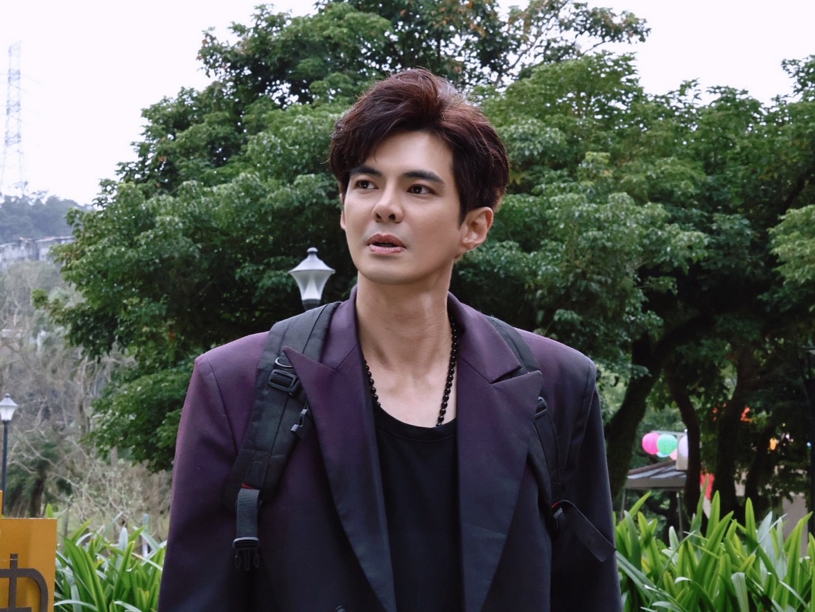 戶頭接近0元！40歲八點檔男星「站ATM前落淚」　遭年輕媽羞辱：「好好唸書別像他...」