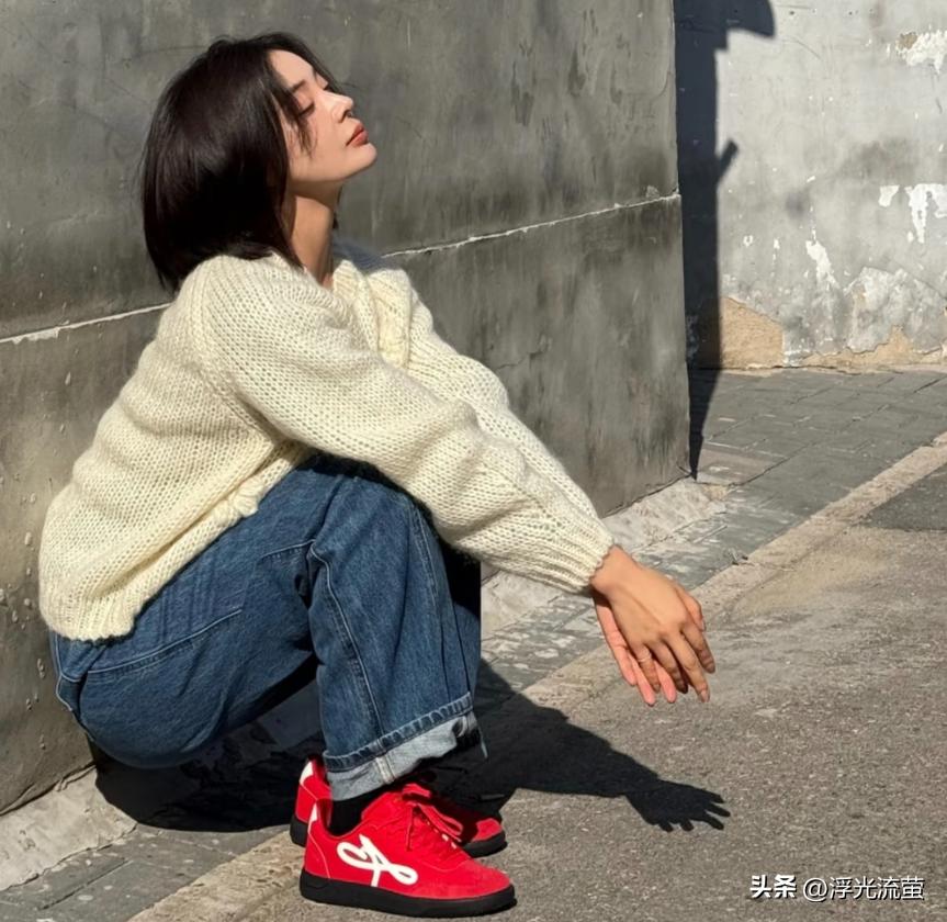 春天穿牛仔褲「必配這3雙鞋」!時髦減齡又好搭