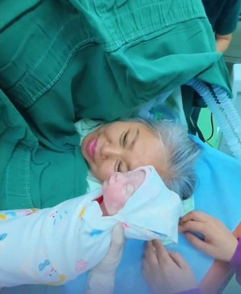 痛失獨子！63歲媽媽拚試管「把孩子生回來」　遭罵太自私「夫妻倆回應了」