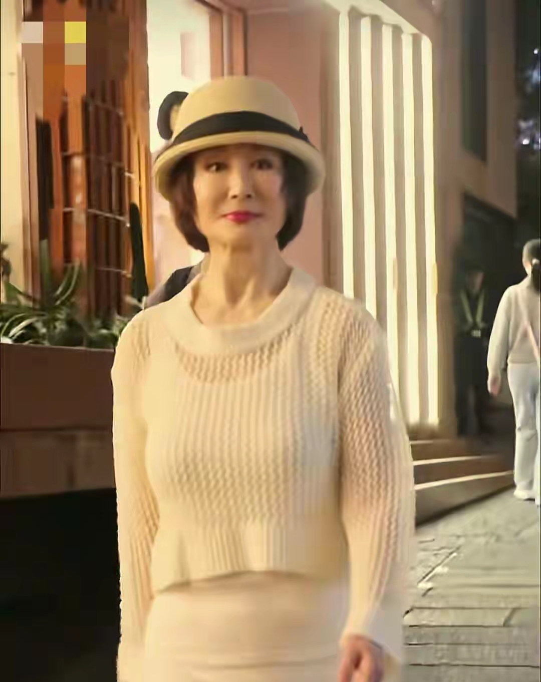 事業風光情路坎坷！77歲女神「渣夫出軌還求復合」　她單身至今「被偶遇驚天一幕」：根本反人類