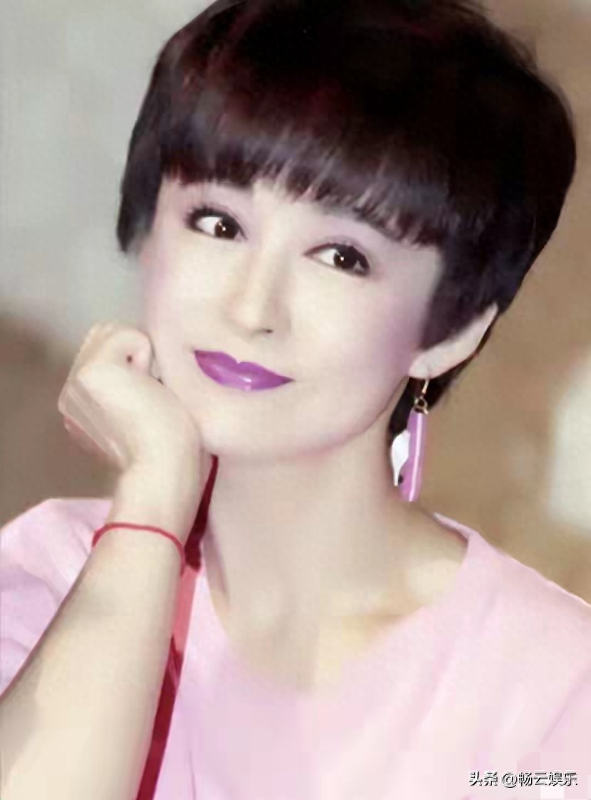 事業風光情路坎坷！77歲女神「渣夫出軌還求復合」　她單身至今「被偶遇驚天一幕」：根本反人類