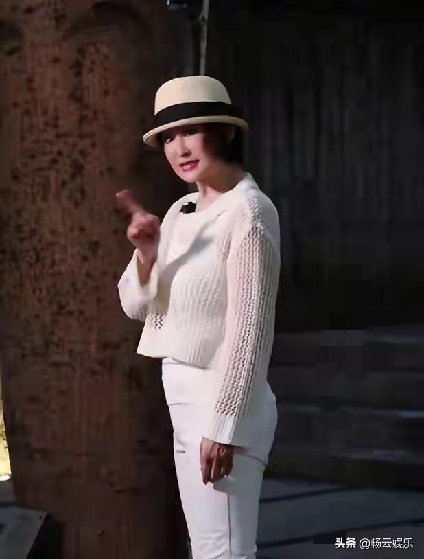 事業風光情路坎坷！77歲女神「渣夫出軌還求復合」　她單身至今「被偶遇驚天一幕」：根本反人類