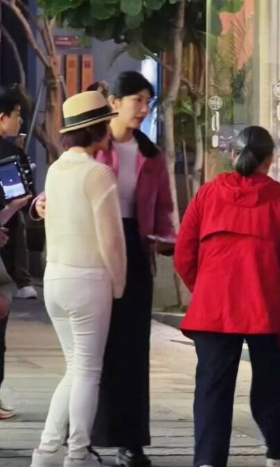 事業風光情路坎坷！77歲女神「渣夫出軌還求復合」　她單身至今「被偶遇驚天一幕」：根本反人類