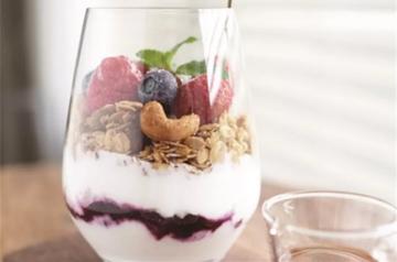 明明吃相同食物！研究證實「越晚進食會越胖」　醫警告「超過一時段」發福機率飆2.1倍