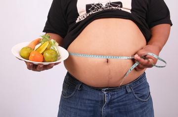 明明吃相同食物！研究證實「越晚進食會越胖」　醫警告「超過一時段」發福機率飆2.1倍