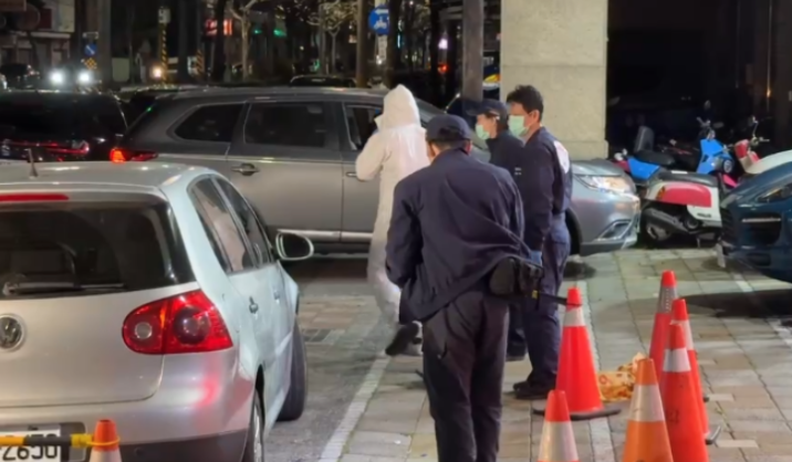 快訊/台中42歲女遭割喉亡!男友「載屍進派出所自首」 養母崩潰「根本不認識這個人」