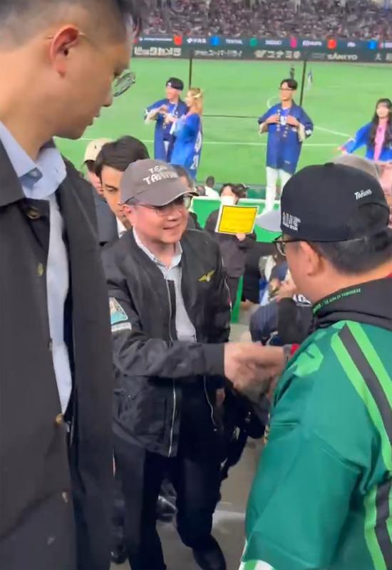 卓榮泰曬包機單據！網驚「來回只要208萬？」　20前機師「曝市場價格」