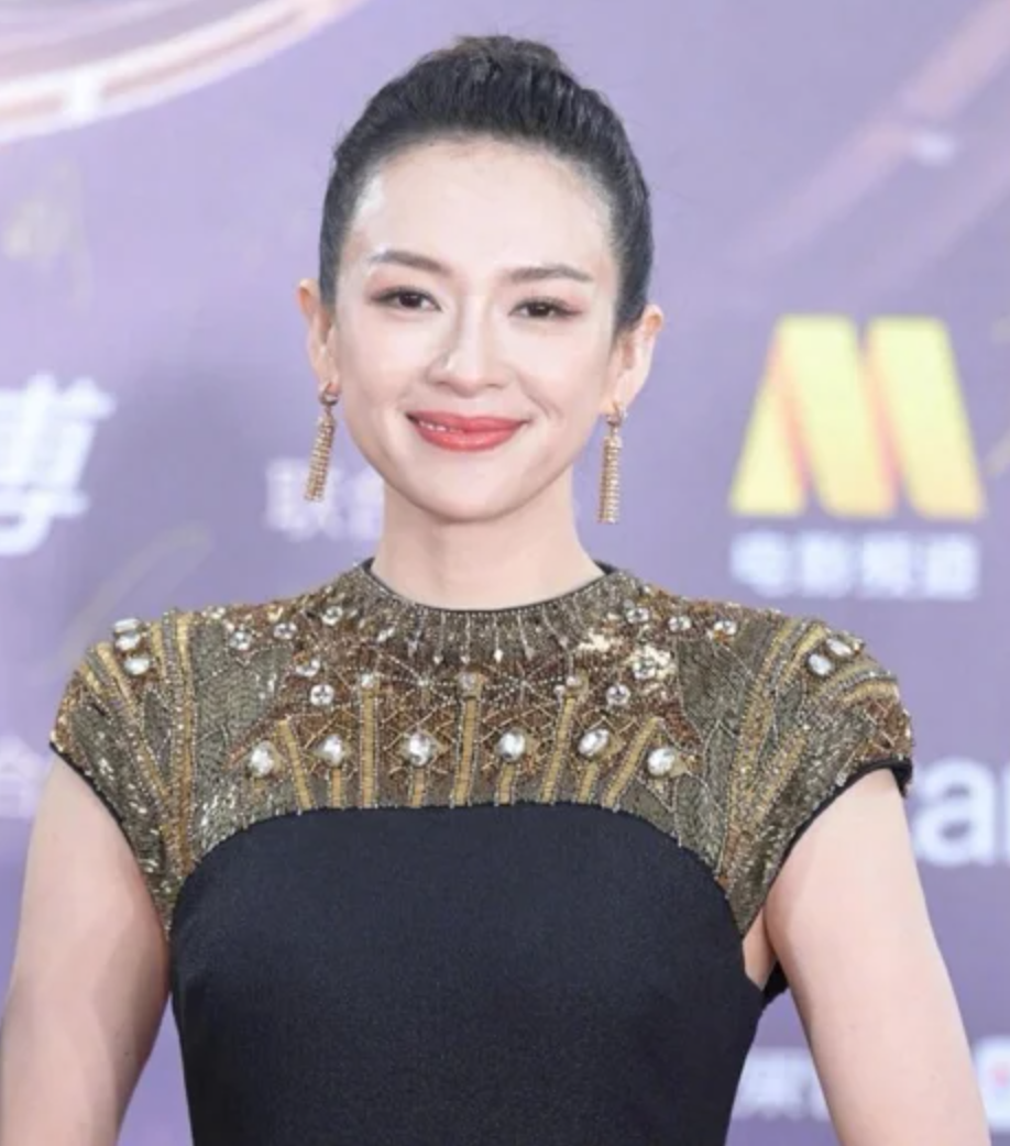 久違現身惹議！47歲章子怡「5官竟然大走鐘」　網驚喊「面目全非」：認不出來了...