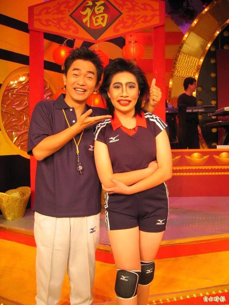 如花遭傳「強迫失貞」？本土男星爆私情「出面回應了」　退休刑警證實陪接送