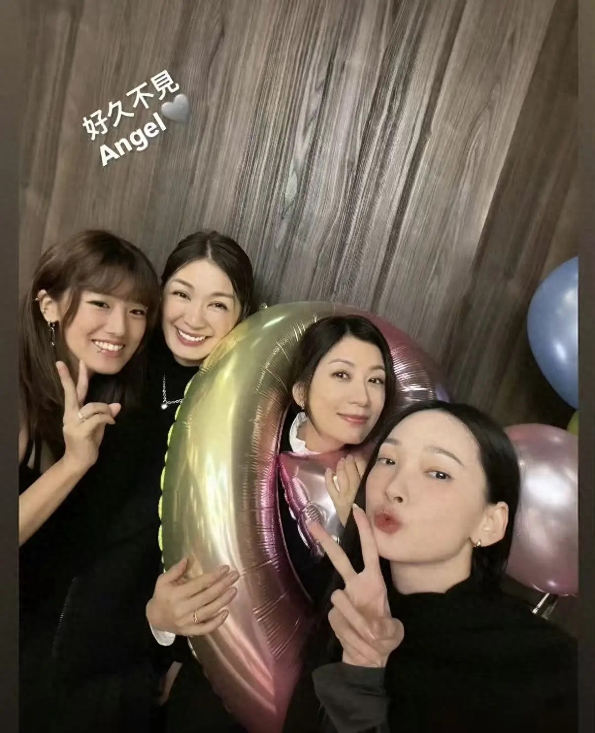 波妞9歲了！賈靜雯為她慶生「一家人全到齊」　招牌暴牙消失「長大近照太驚艷」網讚：是3姐妹最美