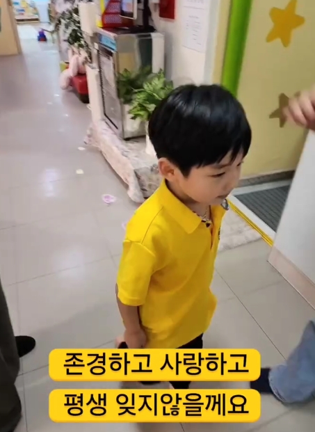 44歲高齡產子!資深女星淚曝「兒子自閉+智能障礙」 用愛等來奇蹟「竟養成天才」