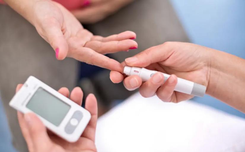 從此做菜不加鹽!55歲阿姨驗出高血壓後「飲食都超清淡」 回診卻傻了醫愣:「這3白要少吃」