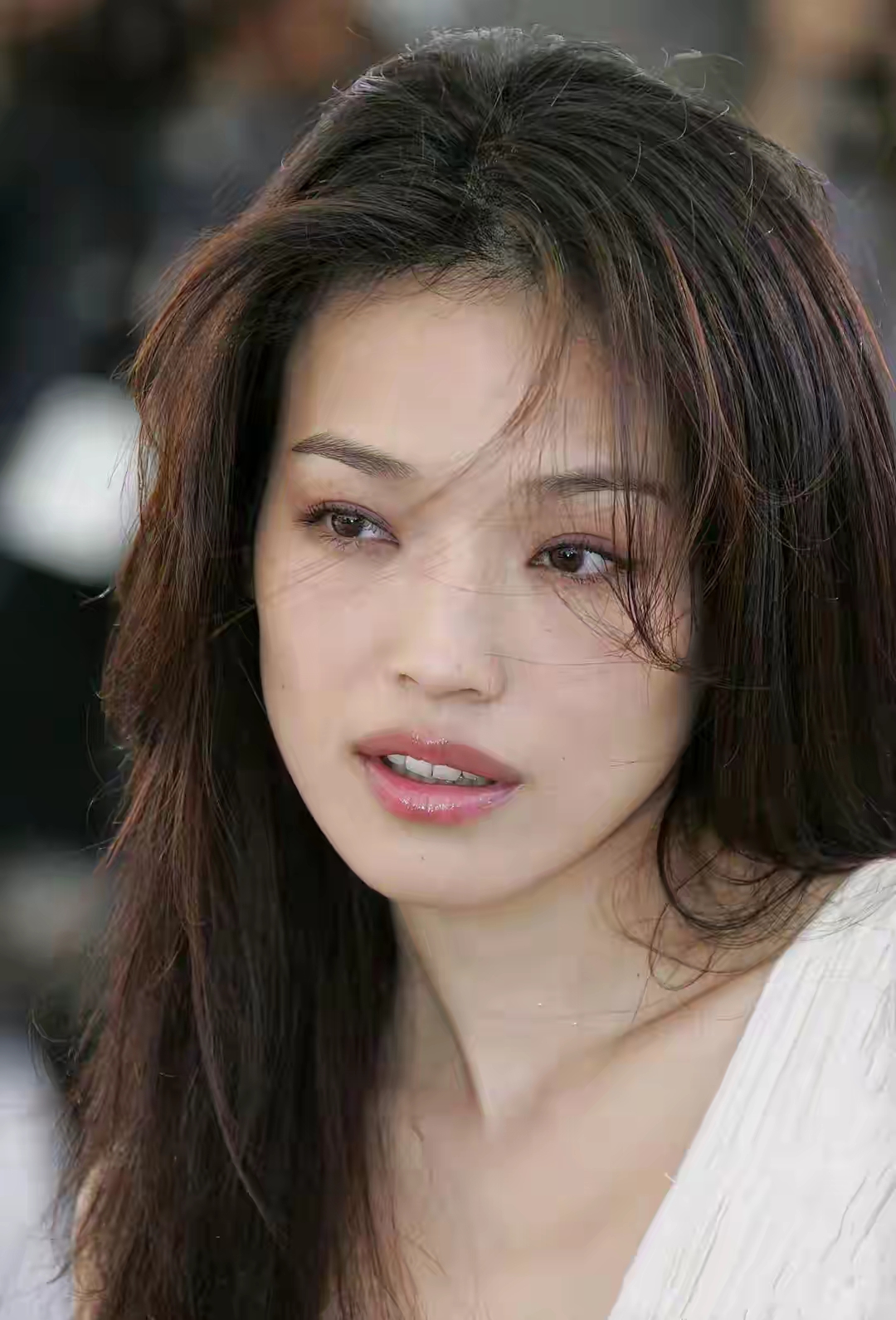 19歲一脫成名!49歲舒淇30年後被問「當年為何願意拍寫真」 她「直球回應」懾服全場