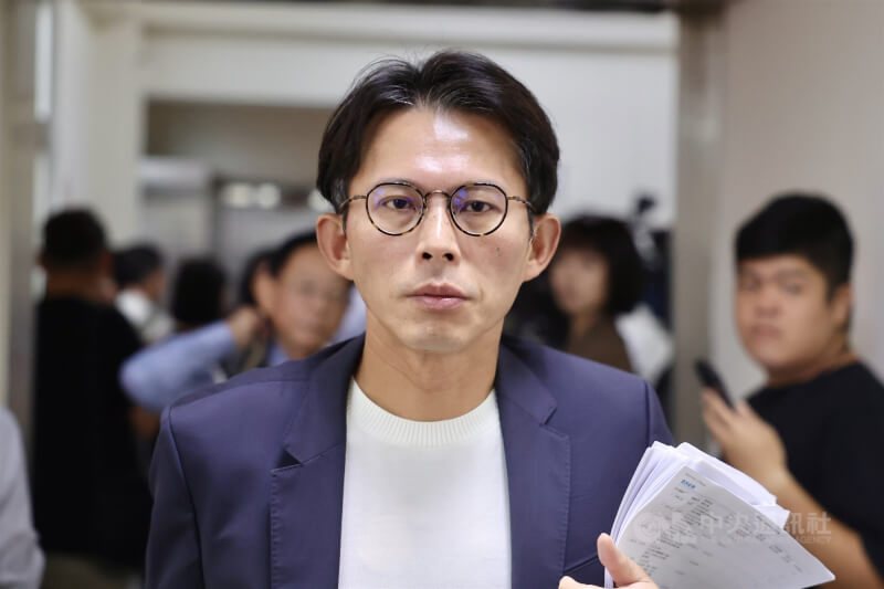 黃國昌爆放棄了!被柯文哲比下去