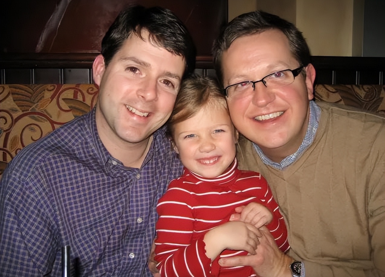 懷孕4個月！女子意外得知「老公外遇男人」　小三竟是「自己的接生醫師」當場崩潰