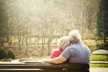 窮到快沒錢吃飯！退休老夫妻「整理長輩遺物」　意外翻出「30年前股票」現值驚人：抖到說不出話