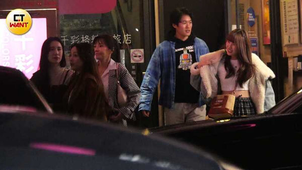 尪才被爆約妹！小S被目擊「當街放聲大哭」　靠2助理攙扶「失控照曝光」